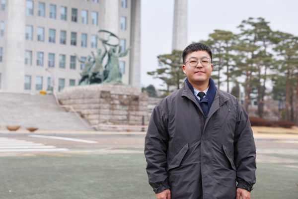 국회의사당 앞에서 포즈